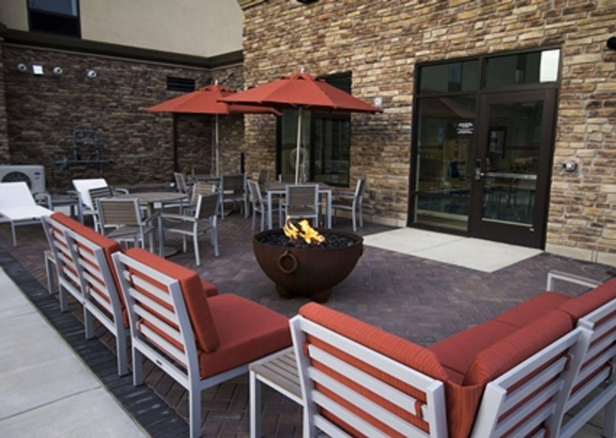Hampton Inn Suites Flagstaff East Exterior foto